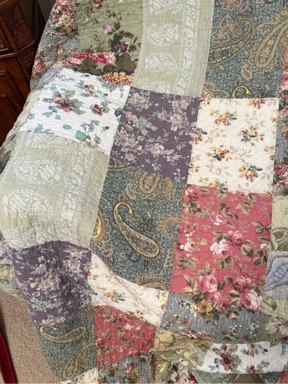 Twin Size Floral Patchwork Quilt and Sham